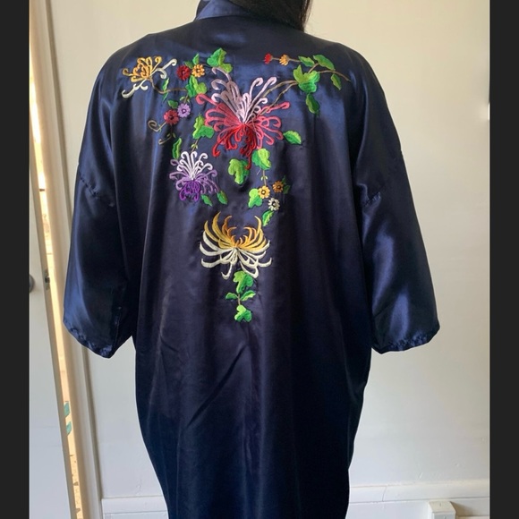 Vintage Kimono Robe Hand Embroidered Floral Kimono 1970's 70's Boho Satin Robe - Picture 5 of 10